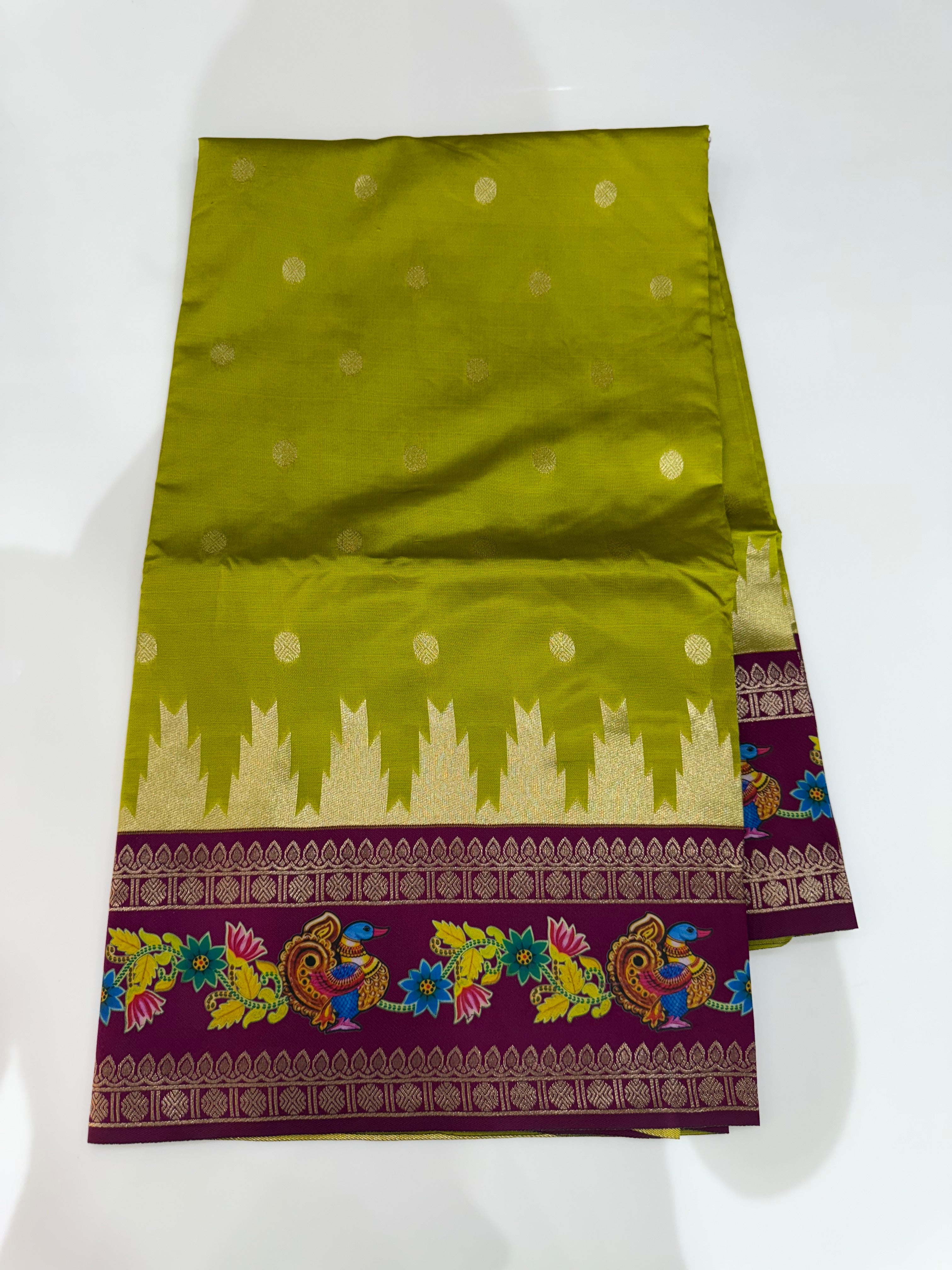SSS-134 gadwal  thanjavur painting silk