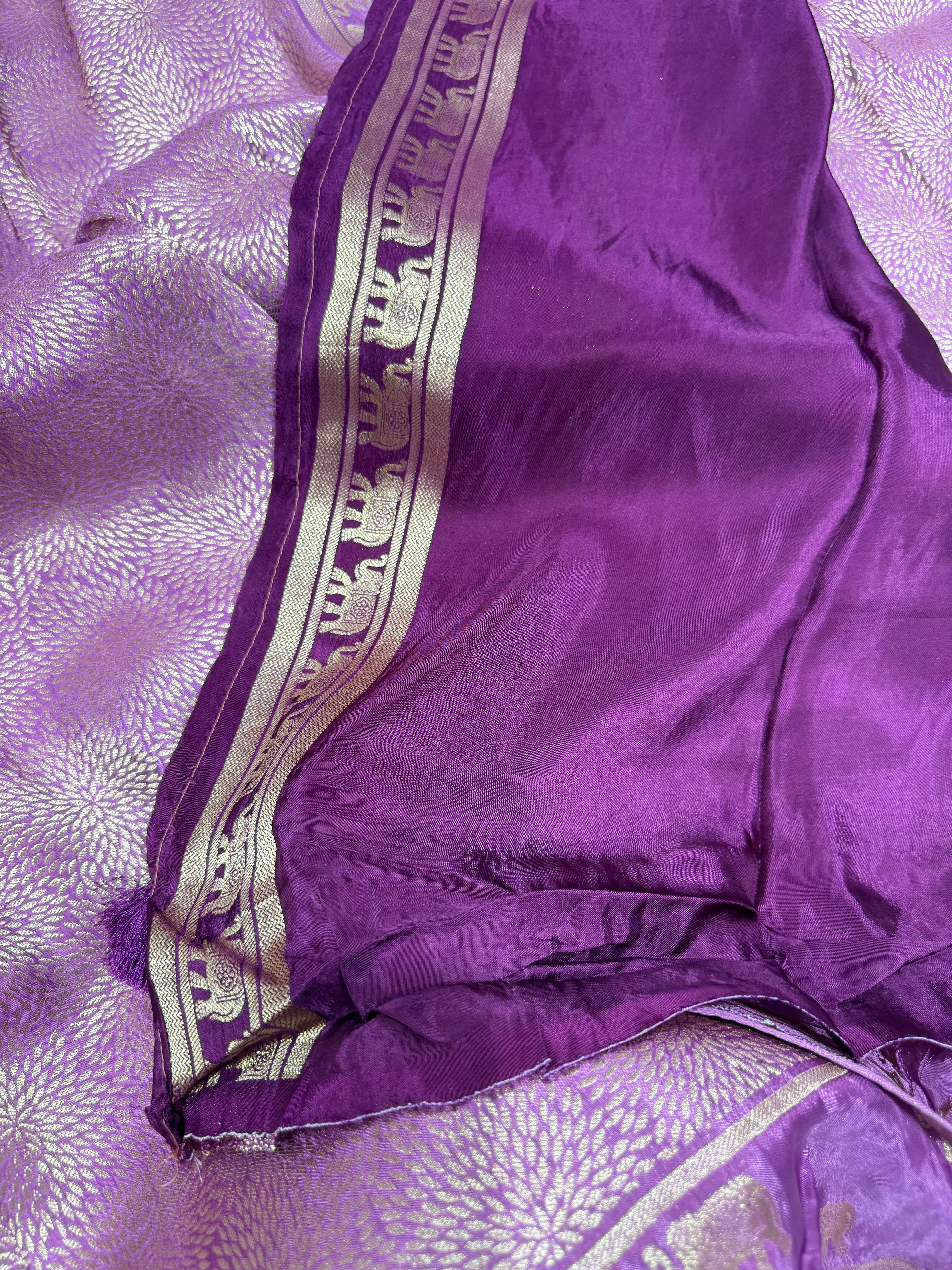 SSS- 50 mushru sattin banarasi ￼